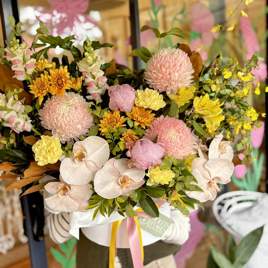 Colour Me Cottage Arrangement
